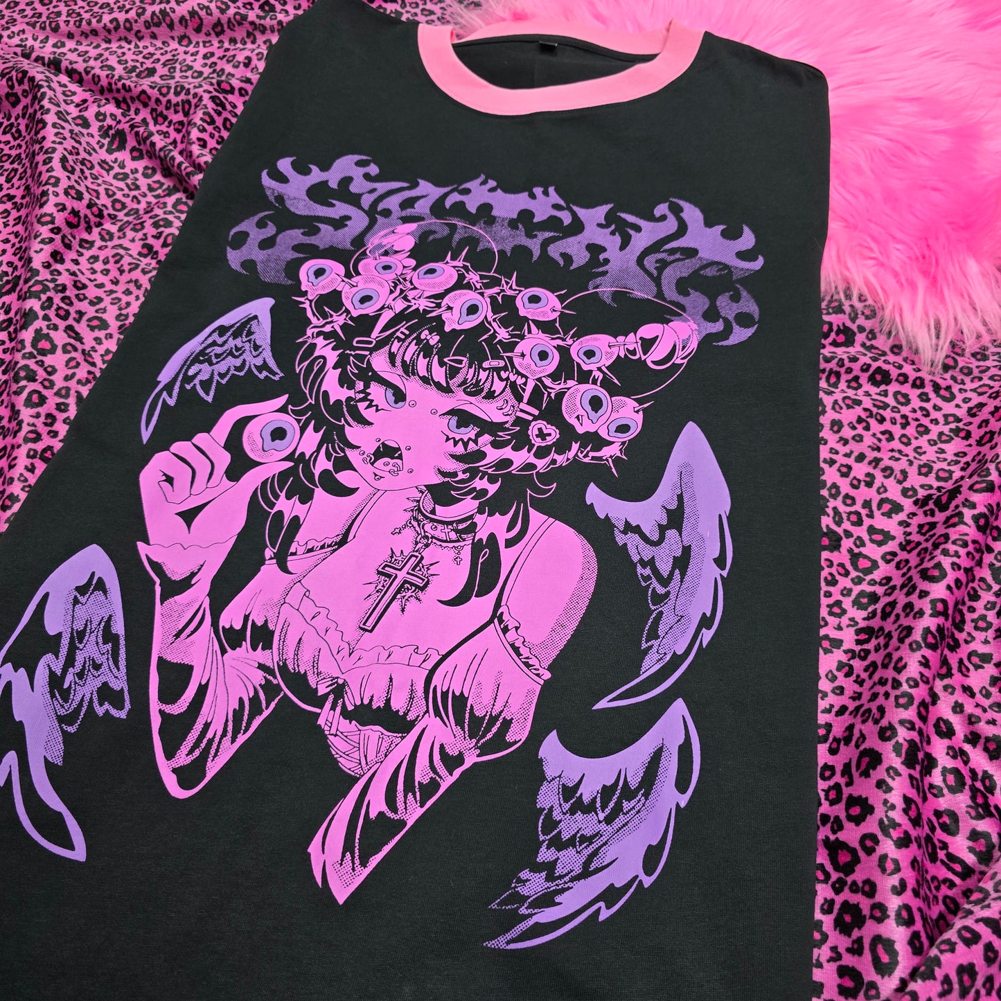 Saint Tshirt (PREORDER)